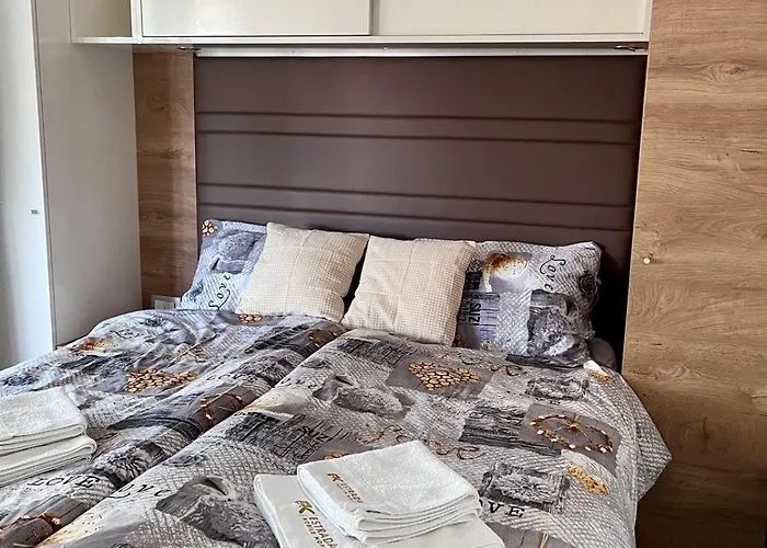 Mobile Ek Estrada * Biograd Na Moru